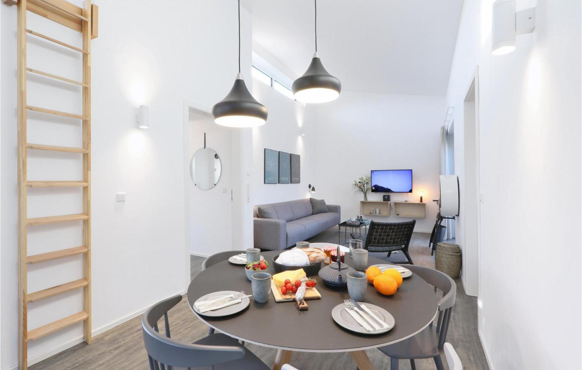 Beach Front Home In Lembruch-Duemmer See With Wifi Exterior photo