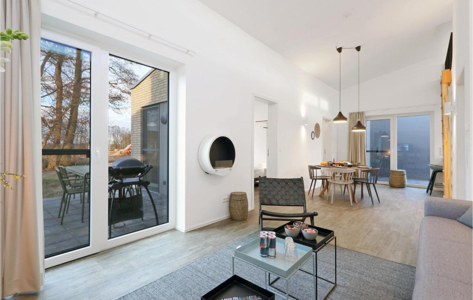 Beach Front Home In Lembruch-Duemmer See With Wifi Exterior photo